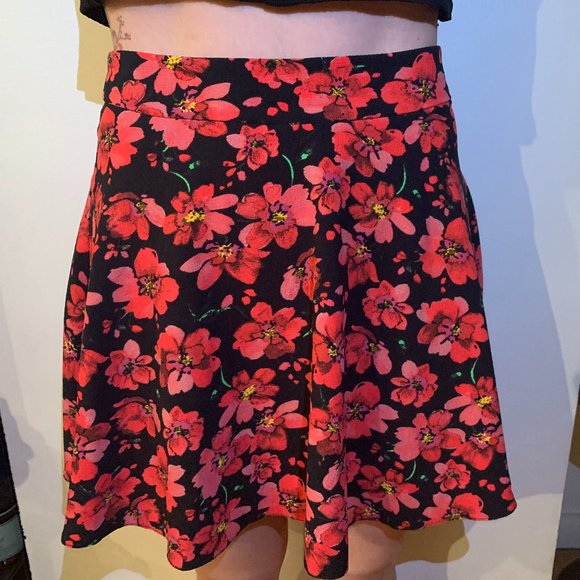 Atmosphere red & black floral print mini skirt - Picture 2 of 5